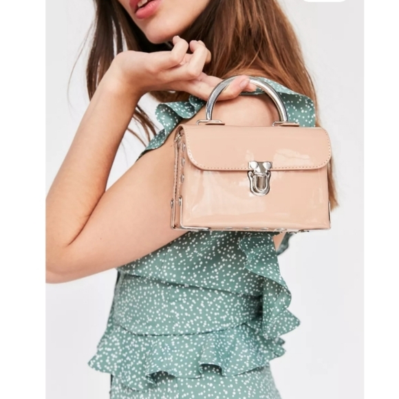 Cute Boxy Mini Bag Crossbody in Nude/Beige with Stud Accents Urban Outfitters - Picture 4 of 16